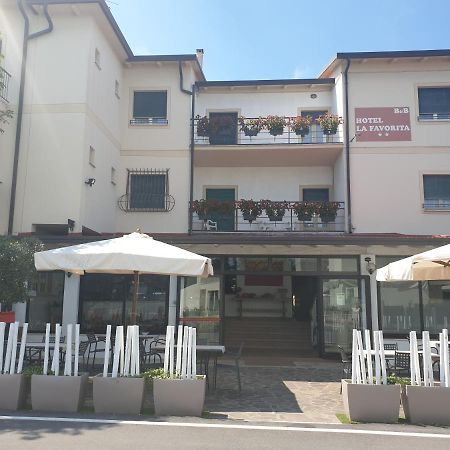 Hotel La Favorita ペスキエーラ・デル・ガルダ エクステリア 写真