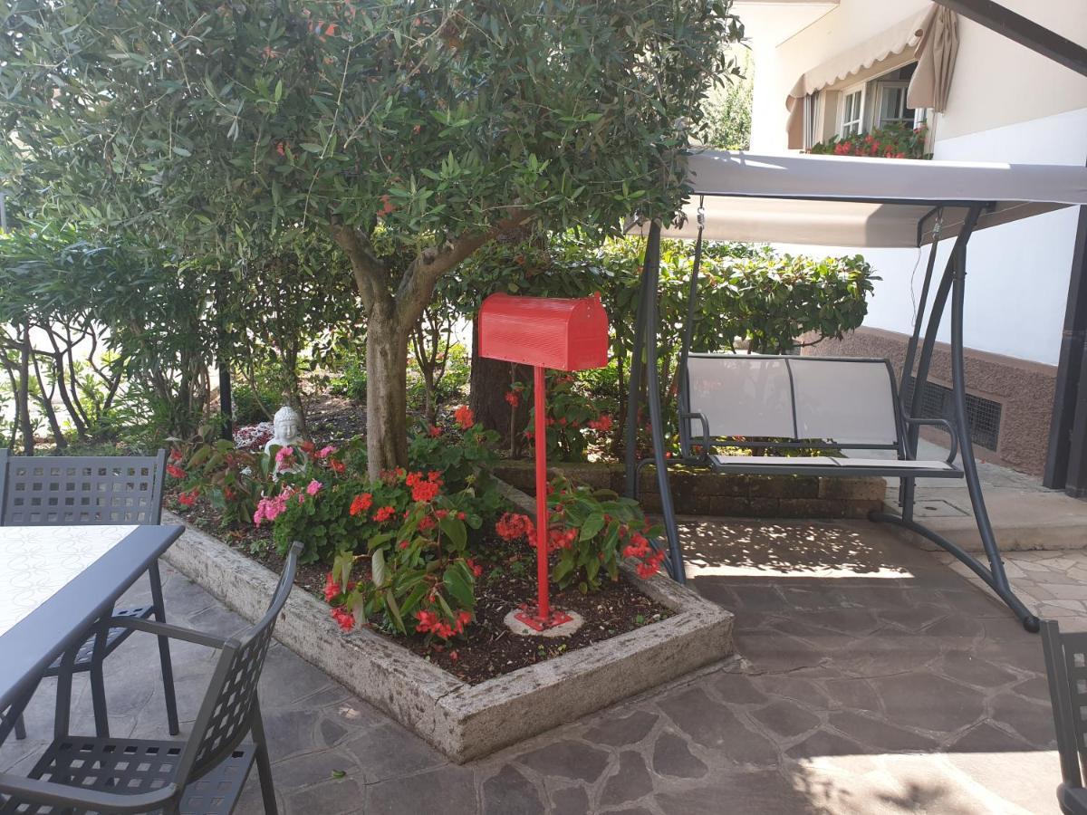 Hotel La Favorita ペスキエーラ・デル・ガルダ エクステリア 写真