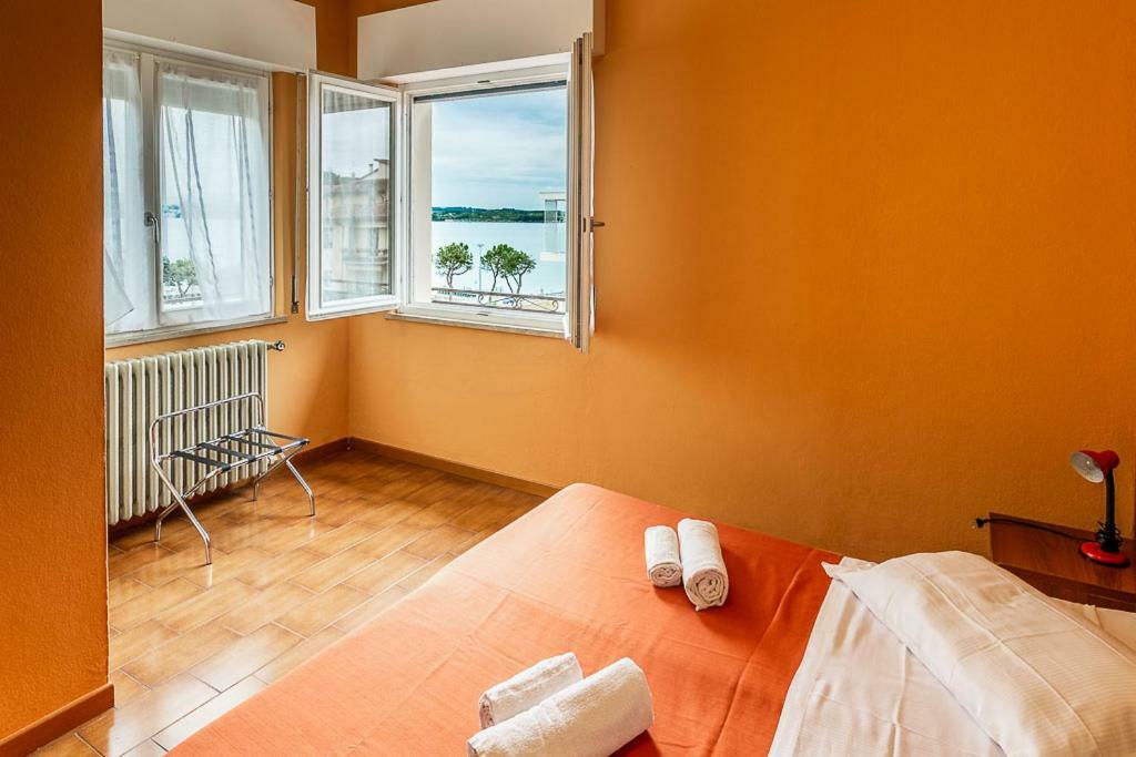 Hotel La Favorita ペスキエーラ・デル・ガルダ エクステリア 写真